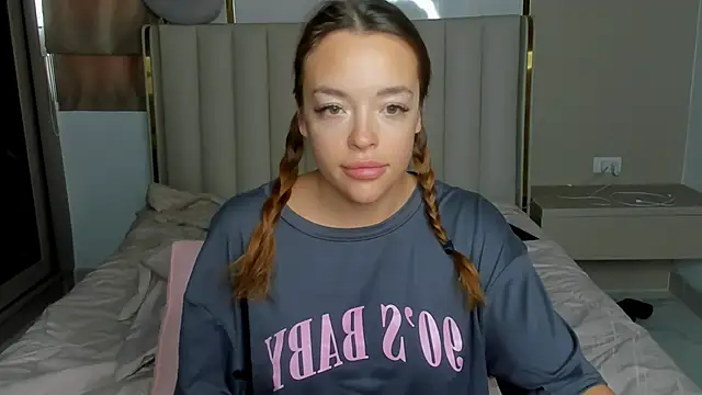Snapshot of stellaa_quenn chatting on 05/04/26, 12:14 stellaa quenn online show from 05/04/26, 12:14