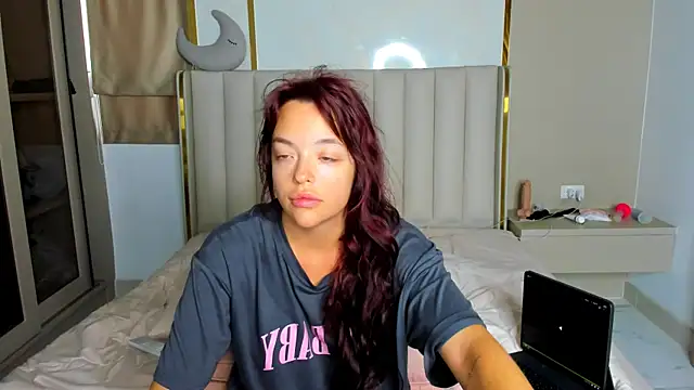 Snapshot of stellaa_quenn chatting on 07/16/26, 12:07 stellaa quenn online show from 07/16/26, 12:07