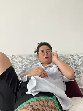 Youyou 12 online show from 02/11/26, 07:41