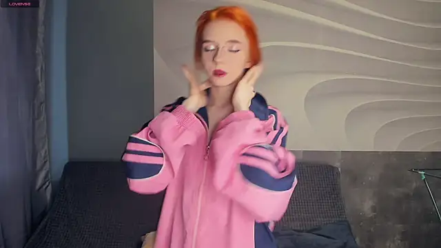 TarynPalek online show from 04/29/26, 07:34
