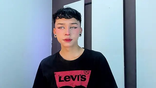 Snapshot of Camilo_X_x chatting on 02/17/26, 11:29 Camilo X x online show from 02/17/26, 11:29