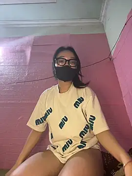 Snapshot of Leeeiuu chatting on 03/01/26, 03:12 Leeeiuu online show from 03/01/26, 03:12