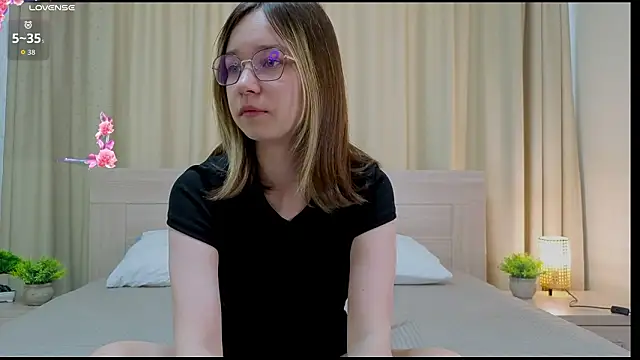 alorenna online show from 02/12/26, 06:24