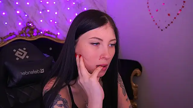 Snapshot of LunaaMay chatting on 03/01/26, 08:25 LunaaMay online show from 03/01/26, 08:25