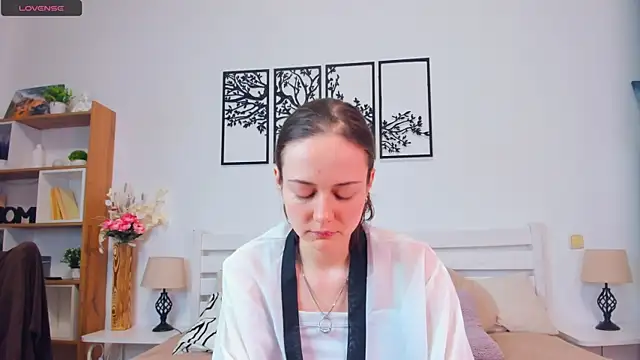 MalvinaTrafford online show from 04/30/26, 08:38