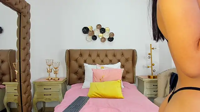 maria 09  online show from 04/16/26, 07:14