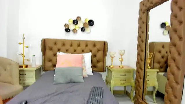 maria 09  online show from 03/23/26, 06:41