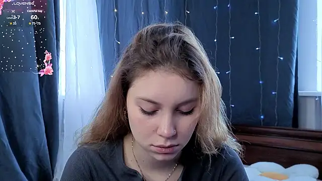 JadwigaTagliavia online show from 04/13/26, 08:18