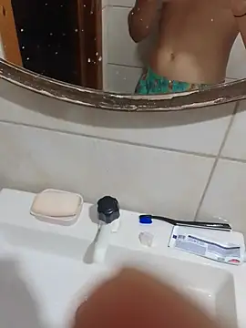 Snapshot of ONixCris chatting on 03/02/26, 02:45 ONixCris online show from 03/02/26, 02:45