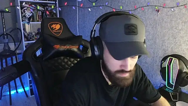 Snapshot of _Mostly_ chatting on 02/21/26, 09:50 Mostly online show from 02/21/26, 09:50