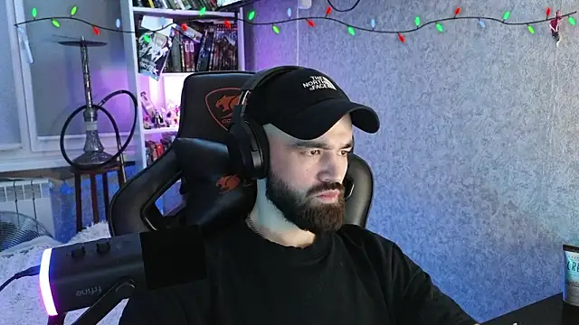 Snapshot of _Mostly_ chatting on 02/05/26, 01:12 Mostly online show from 02/05/26, 01:12