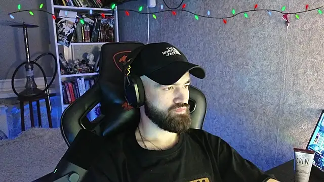 Snapshot of _Mostly_ chatting on 02/09/26, 08:51 Mostly online show from 02/09/26, 08:51