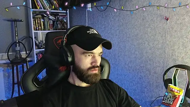 Snapshot of _Mostly_ chatting on 02/23/26, 07:36 Mostly online show from 02/23/26, 07:36