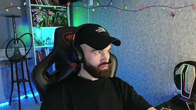 Snapshot of _Mostly_ chatting on 02/20/26, 12:07 Mostly online show from 02/20/26, 12:07