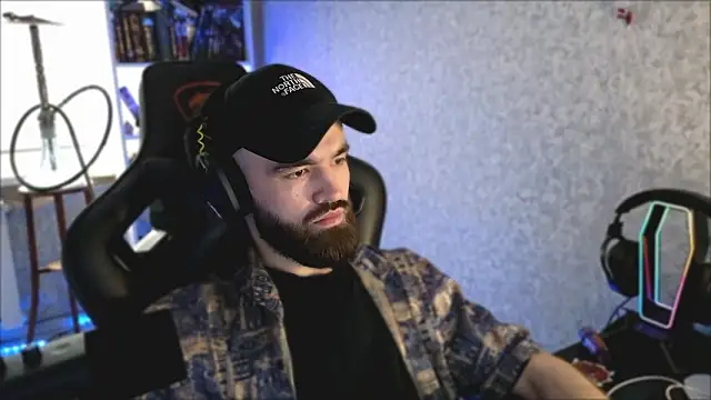 Snapshot of _Mostly_ chatting on 03/02/26, 07:15 Mostly online show from 03/02/26, 07:15