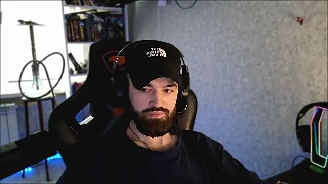 Snapshot of _Mostly_ chatting on 03/01/26, 01:11 Mostly online show from 03/01/26, 01:11