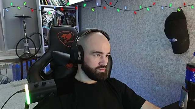 Snapshot of _Mostly_ chatting on 02/01/26, 11:58 Mostly online show from 02/01/26, 11:58