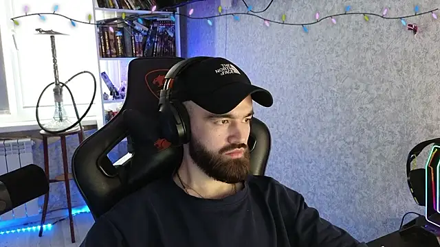 Snapshot of _Mostly_ chatting on 02/28/26, 01:00 Mostly online show from 02/28/26, 01:00