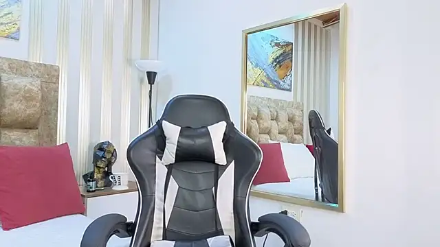 amara queen  online show from 03/15/26, 12:45