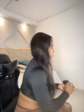 Snapshot of amara_queen_ chatting on 06/09/26, 11:44 amara queen online show from 06/09/26, 11:44