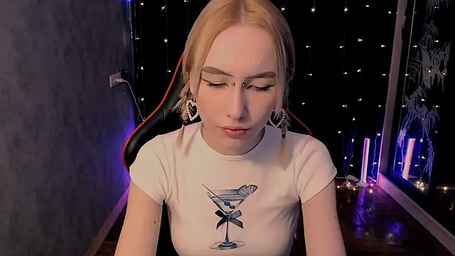 Snapshot of crybambi chatting on 02/11/26, 07:08 crybambi online show from 02/11/26, 07:08