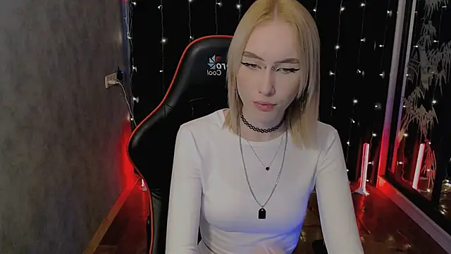 Snapshot of crybambi chatting on 02/06/26, 07:04 crybambi online show from 02/06/26, 07:04