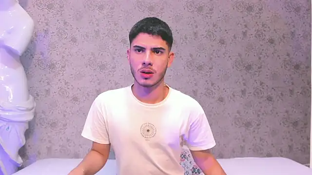 Snapshot of Apolo_Gray chatting on 02/09/26, 02:53 Apolo Gray online show from 02/09/26, 02:53