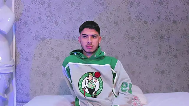 Snapshot of Apolo_Gray chatting on 02/08/26, 04:21 Apolo Gray online show from 02/08/26, 04:21