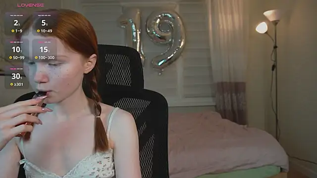 Snapshot of Nellie_baby chatting on 06/27/26, 06:03 Nellie baby online show from 06/27/26, 06:03