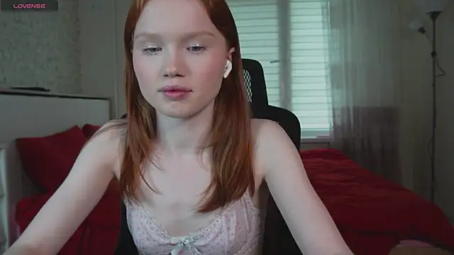 Snapshot of Nellie_baby chatting on 07/16/26, 12:13 Nellie baby online show from 07/16/26, 12:13