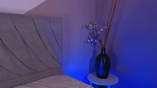 alaiaaddict online show from 03/31/26, 08:44