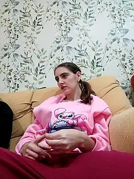 Snapshot of laparejaideal08 chatting on 02/16/26, 08:40 laparejaideal08 online show from 02/16/26, 08:40