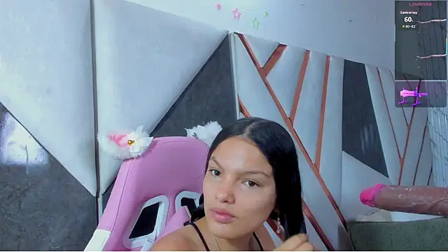 Snapshot of isa_kolins chatting on 06/08/26, 11:11 isa kolins online show from 06/08/26, 11:11