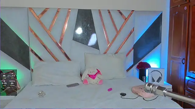 Snapshot of isa_kolins chatting on 02/25/26, 10:04 isa kolins online show from 02/25/26, 10:04