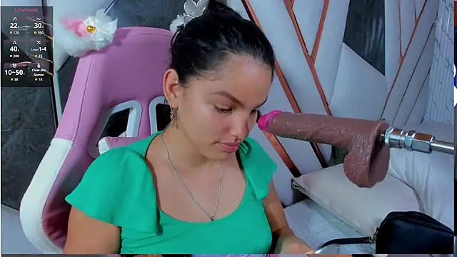 Snapshot of isa_kolins chatting on 06/10/26, 11:22 isa kolins online show from 06/10/26, 11:22