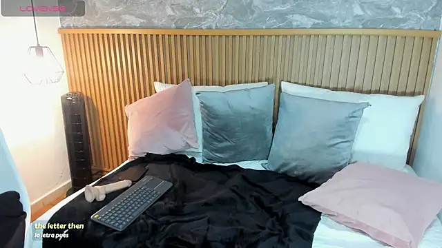 lunalat online show from 02/05/26, 12:23