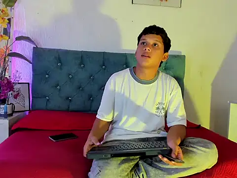 AlexDuMontt online show from 02/06/26, 07:32