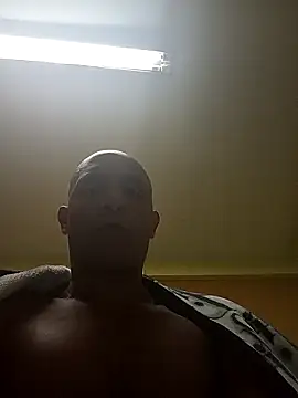 Snapshot of djmorenoo chatting on 02/15/26, 02:12 djmorenoo online show from 02/15/26, 02:12