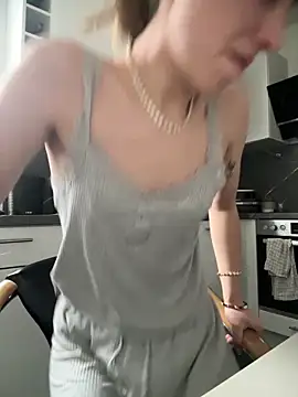 Snapshot of romyxxs chatting on 02/09/26, 12:36 romyxxs online show from 02/09/26, 12:36