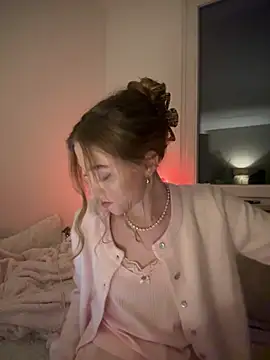 Snapshot of romyxxs chatting on 02/07/26, 08:17 romyxxs online show from 02/07/26, 08:17