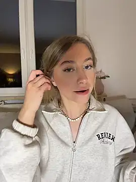 romyxxs online show from 04/17/26, 09:06