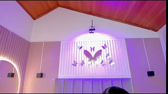  Kailythompson online show from 04/04/26, 07:31