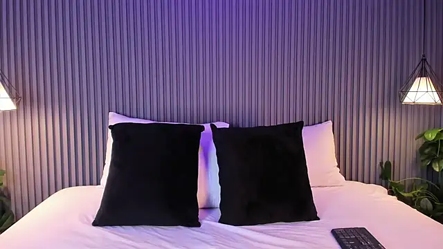 Yalezka  online show from 04/18/26, 04:48