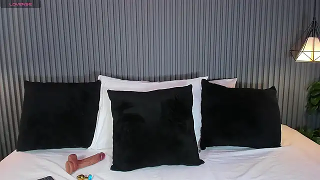 Snapshot of Yalezka_ chatting on 02/27/26, 04:45 Yalezka online show from 02/27/26, 04:45