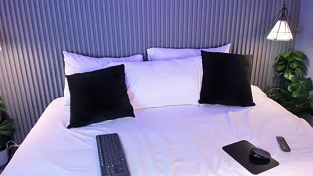 Yalezka  online show from 04/09/26, 04:14