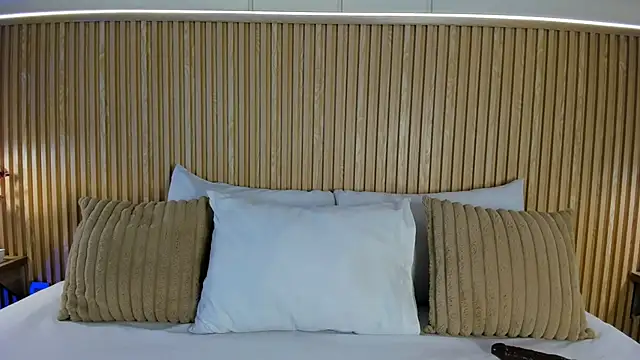 Yalezka  online show from 05/26/26, 04:21