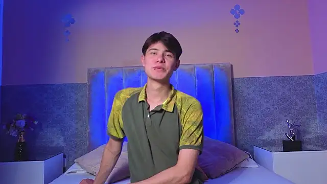 Snapshot of Derek_Sinn chatting on 02/24/26, 08:31 Derek Sinn online show from 02/24/26, 08:31