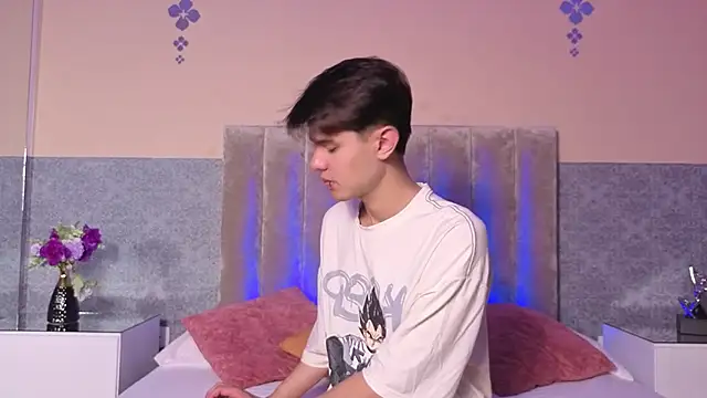 Snapshot of Derek_Sinn chatting on 02/12/26, 08:19 Derek Sinn online show from 02/12/26, 08:19