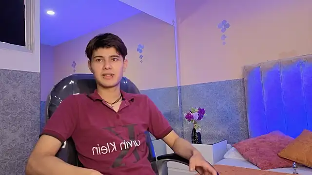 Snapshot of Derek_Sinn chatting on 02/10/26, 07:46 Derek Sinn online show from 02/10/26, 07:46