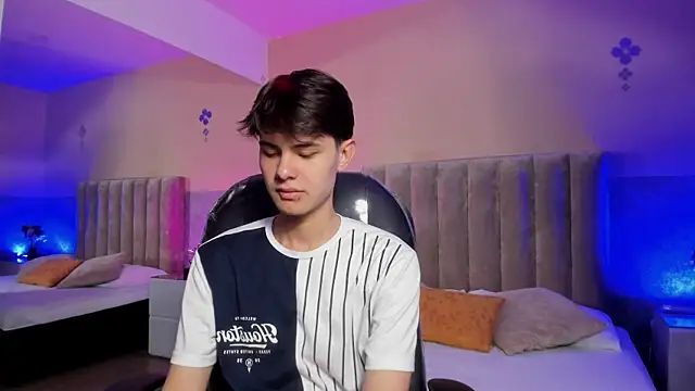 Derek Sinn online show from 04/08/26, 08:10